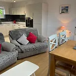 Hillcrest Cottage