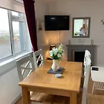 Hillcrest Cottage